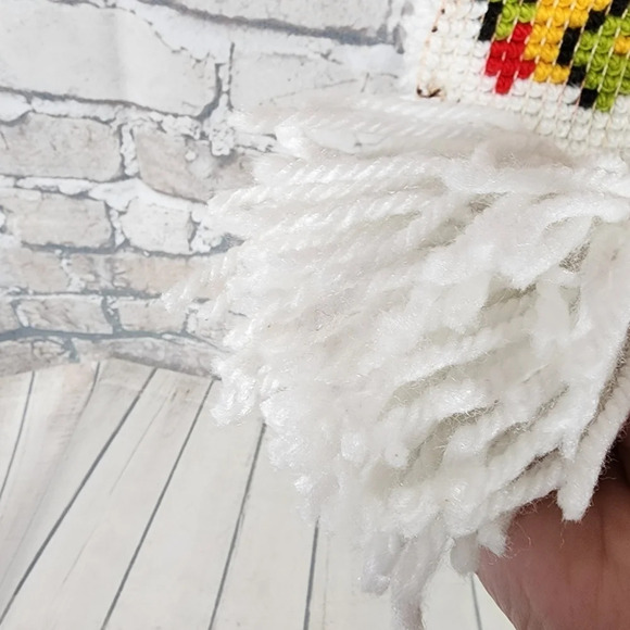 Vintage Christmas Hook Rug Wall Hanging Poinsettia Red White 41" L - Picture 5 of 12